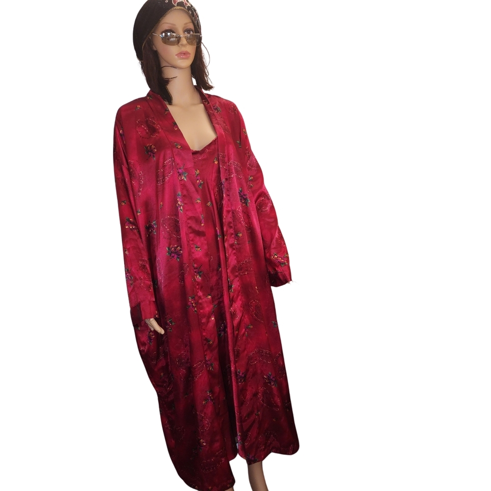 Women's Robe & Gown - Picture 4 of 14